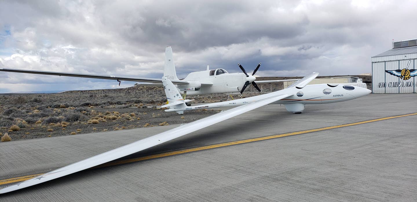 Perlan-2-and-Grob-G-520-Egrett.jpg