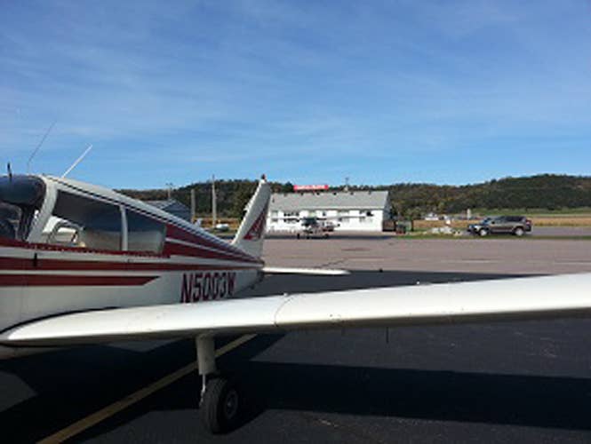 Piper-Cherokee-at-Lone-Rock-Airport.jpg