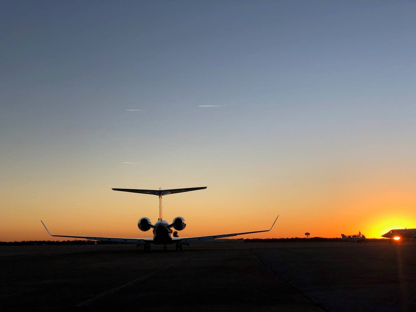 G650-Going-Into-the-Sunset.jpg