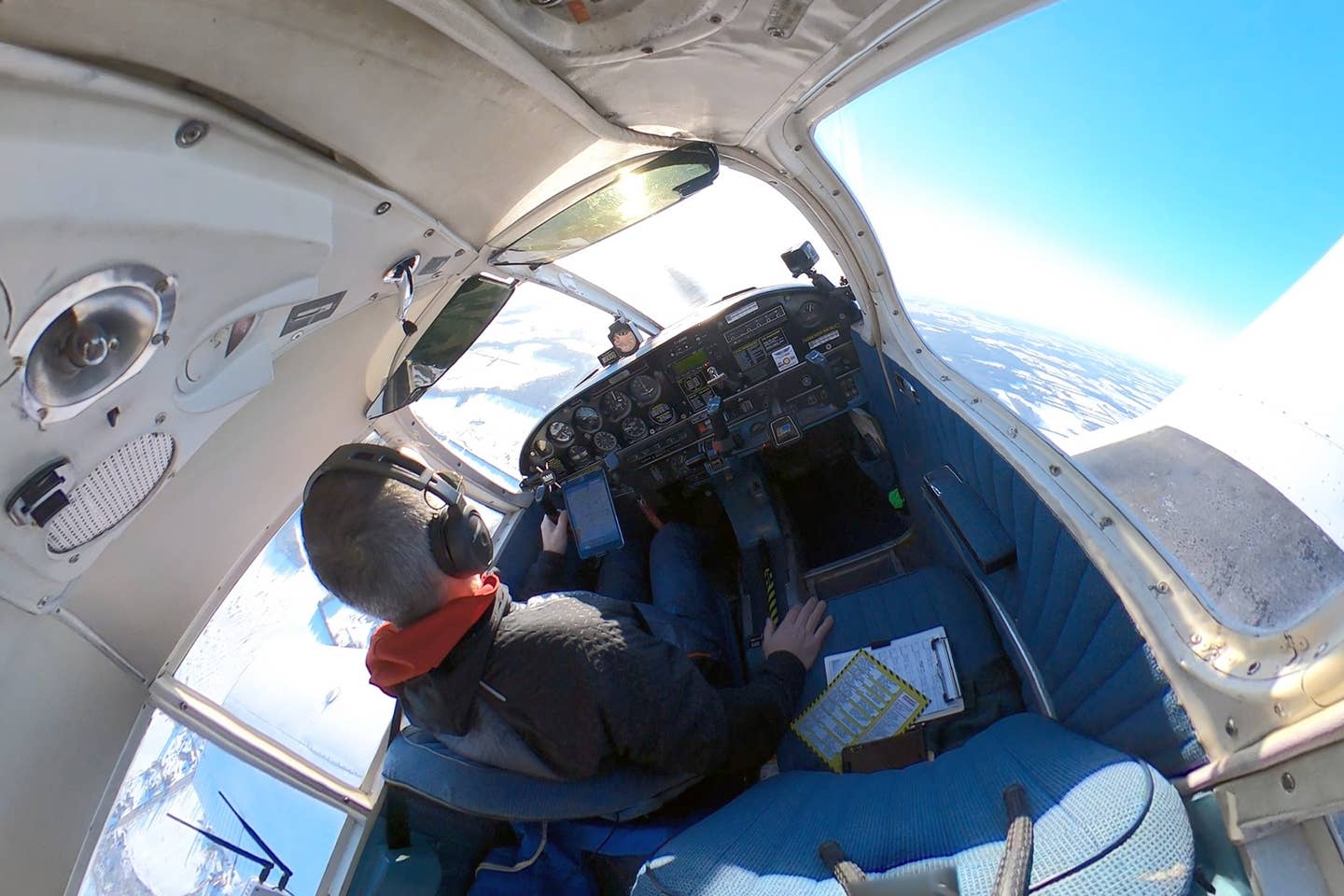 Piper-140-Cockpit.jpg