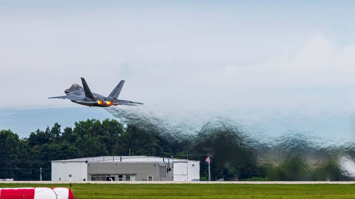 F-22-Wake-Turbulence--scaled.jpg
